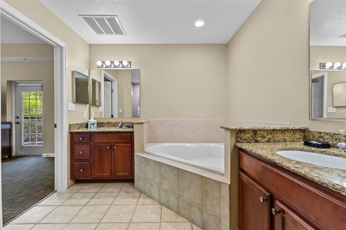 Image No.33-3 Bed Townhouse for sale