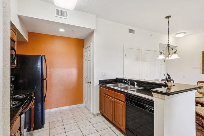 Image No.16-2 Bed Townhouse for sale