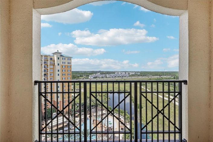 Image No.26-2 Bed Townhouse for sale