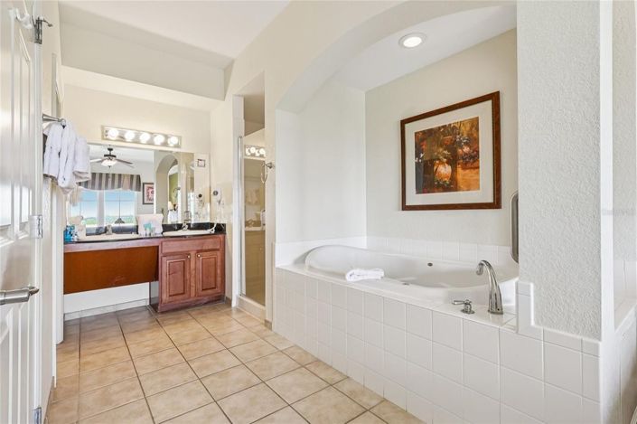 Image No.8-2 Bed Townhouse for sale