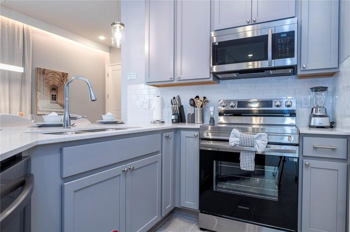 Image No.14-5 Bed Townhouse for sale