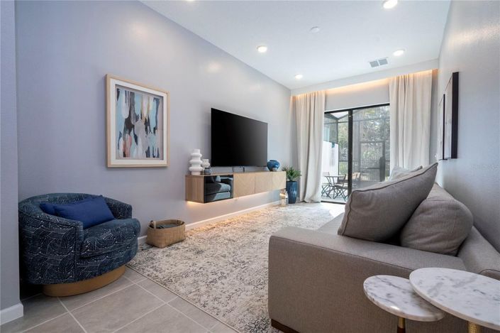 Image No.15-5 Bed Townhouse for sale