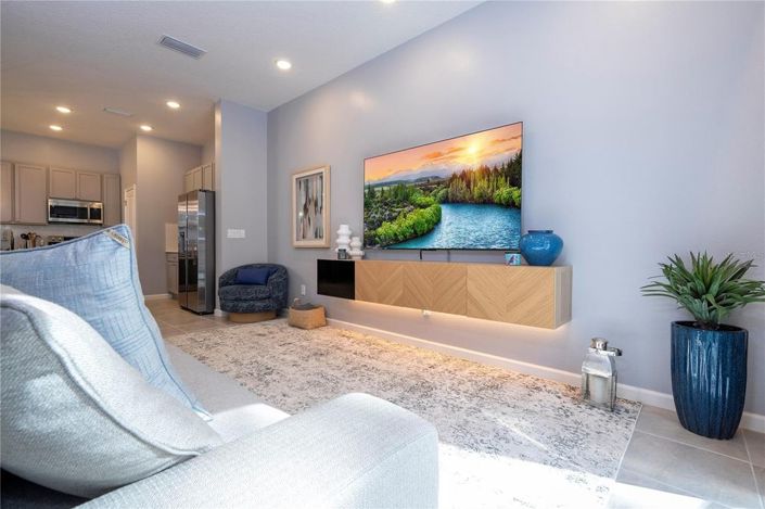 Image No.25-5 Bed Townhouse for sale