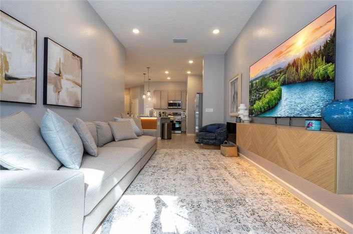 Image No.26-5 Bed Townhouse for sale