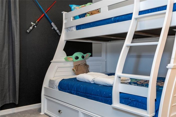 Image No.28-5 Bed Townhouse for sale