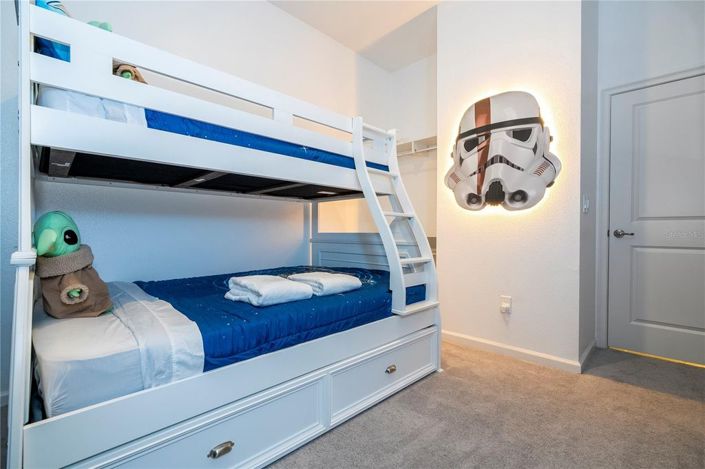 Image No.30-5 Bed Townhouse for sale