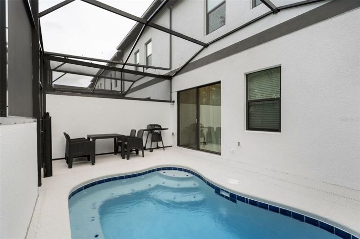 Image No.36-5 Bed Townhouse for sale