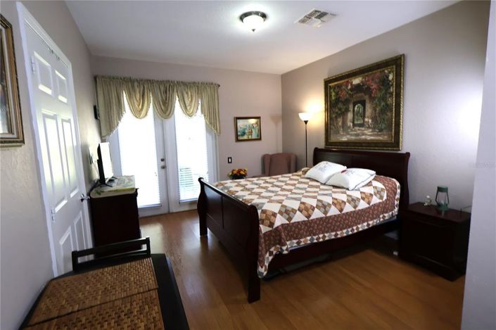 Image No.11-3 Bed Townhouse for sale