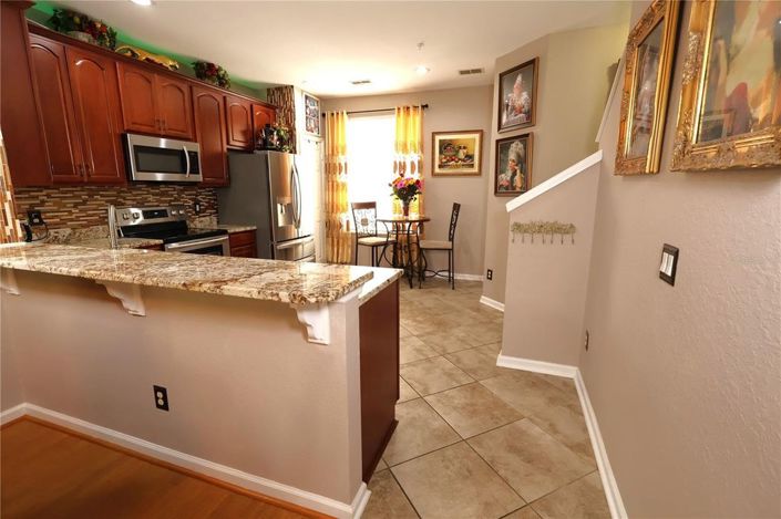 Image No.17-3 Bed Townhouse for sale