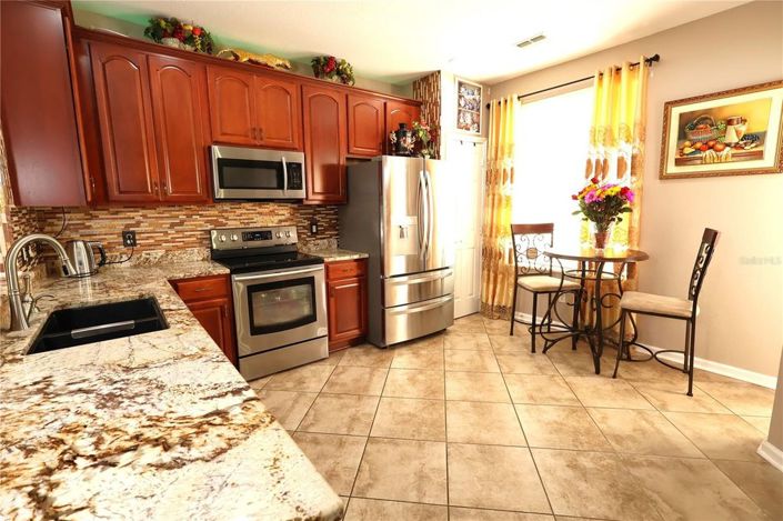 Image No.18-3 Bed Townhouse for sale