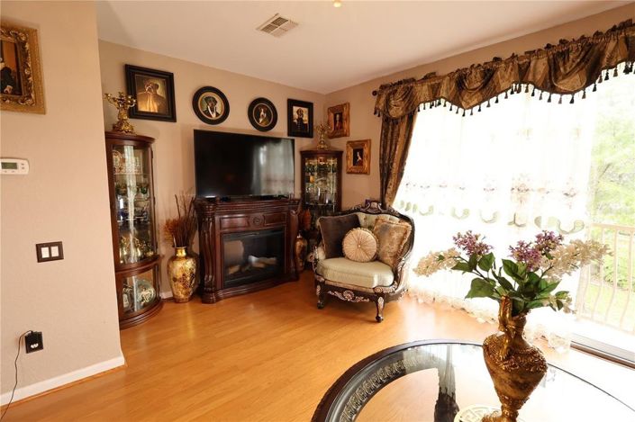 Image No.23-3 Bed Townhouse for sale