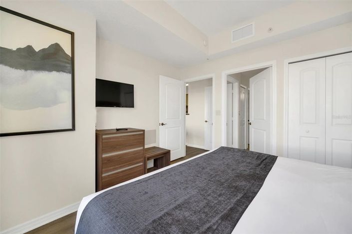 Image No.12-2 Bed Townhouse for sale