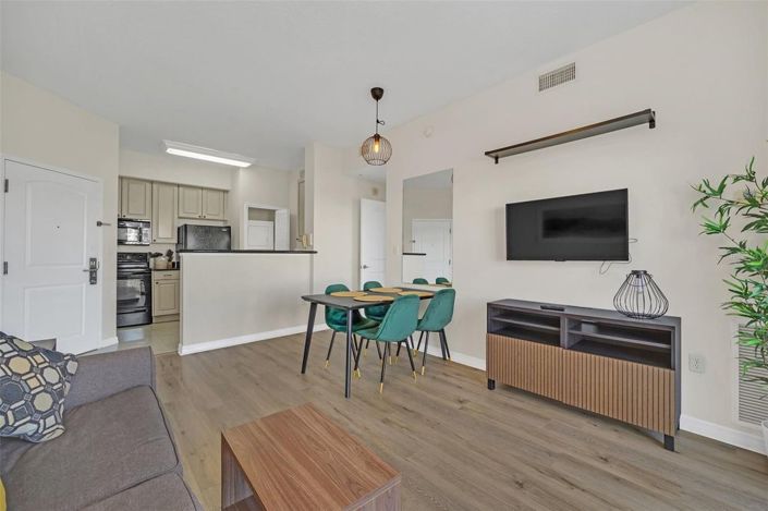 Image No.6-2 Bed Townhouse for sale