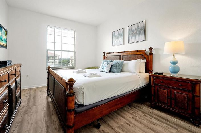 Image No.14-3 Bed Townhouse for sale