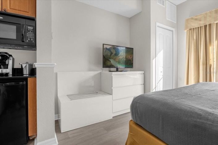 Image No.23-2 Bed Townhouse for sale