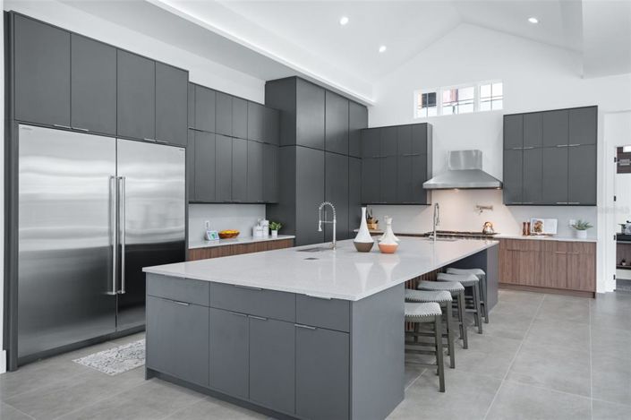 Image No.7-5 Bed House for sale