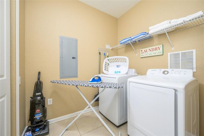 Image No.21-2 Bed Townhouse for sale