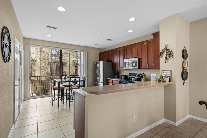 Image No.10-3 Bed Townhouse for sale