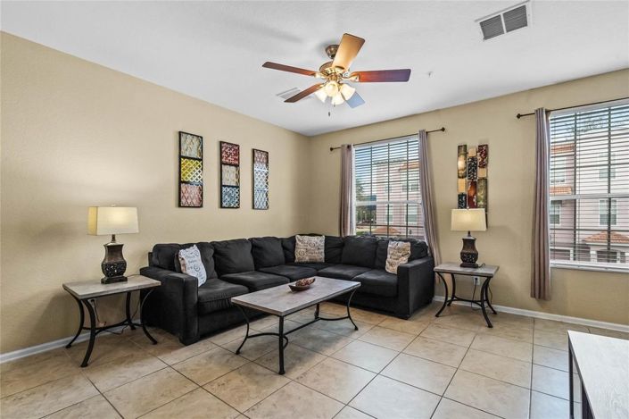 Image No.12-3 Bed Townhouse for sale