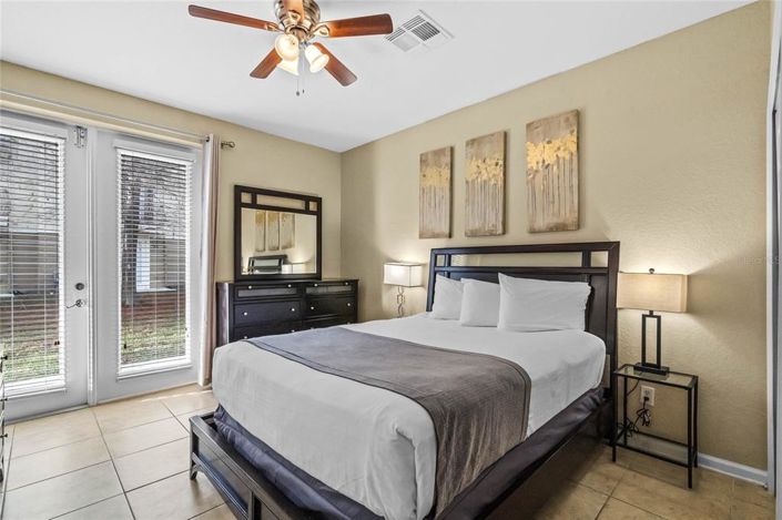 Image No.14-3 Bed Townhouse for sale