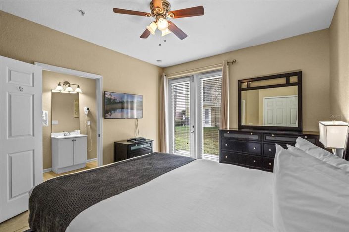 Image No.15-3 Bed Townhouse for sale