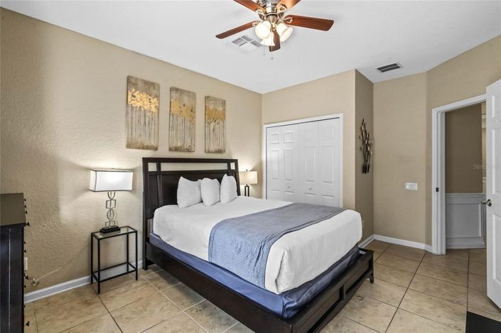 Image No.17-3 Bed Townhouse for sale