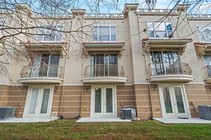 Image No.36-3 Bed Townhouse for sale