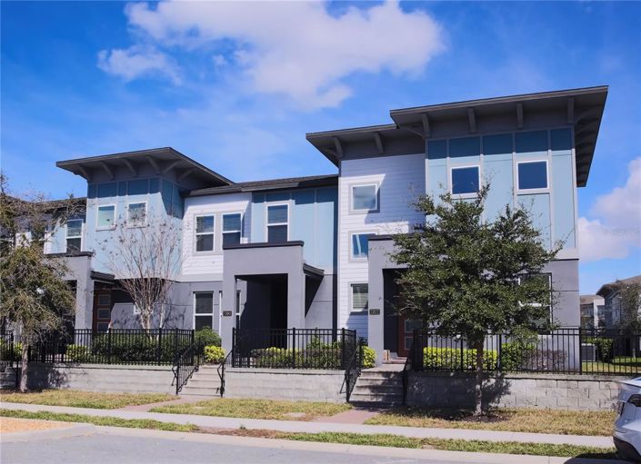 Image No.10-3 Bed Townhouse for sale