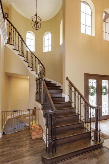 Image No.16-6 Bed House for sale