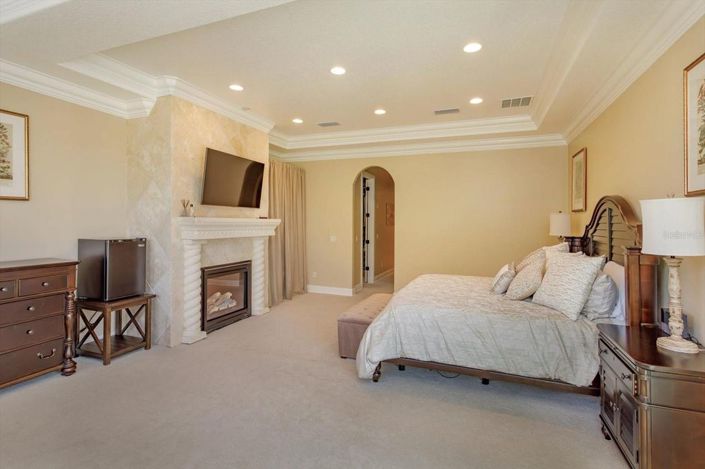 Image No.18-6 Bed House for sale