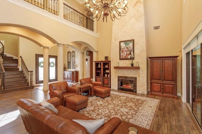 Image No.2-6 Bed House for sale