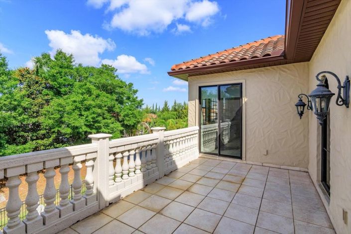 Image No.24-6 Bed House for sale