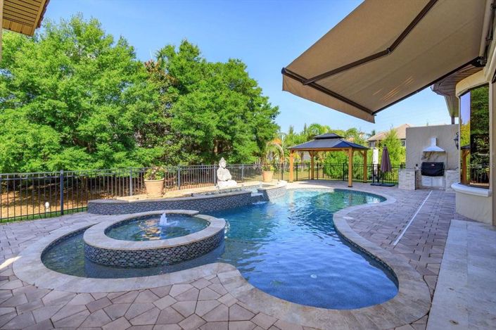 Image No.25-6 Bed House for sale