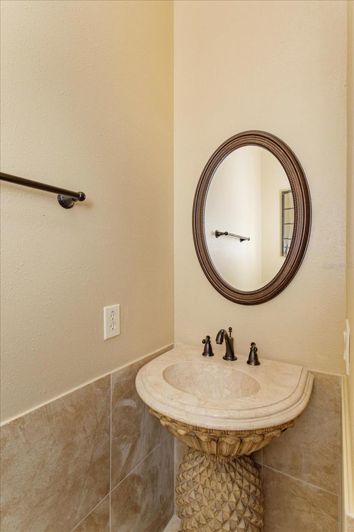 Image No.33-6 Bed House for sale