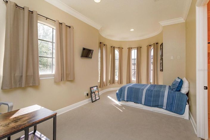 Image No.38-6 Bed House for sale