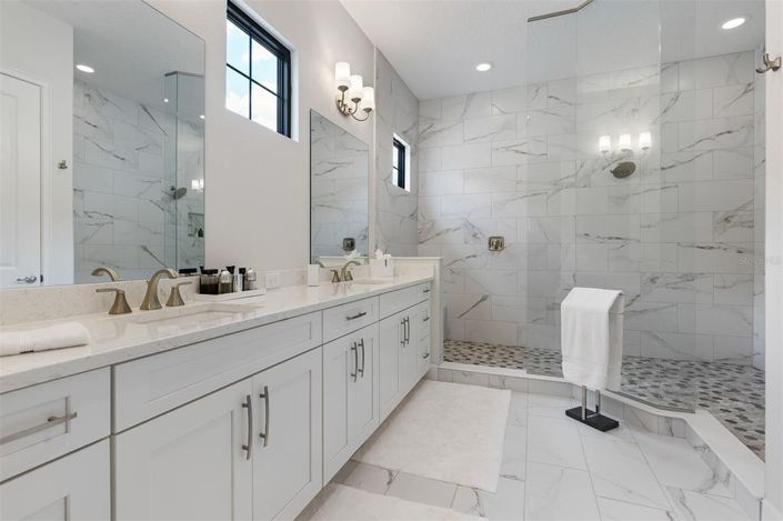 Image No.34-4 Bed House for sale