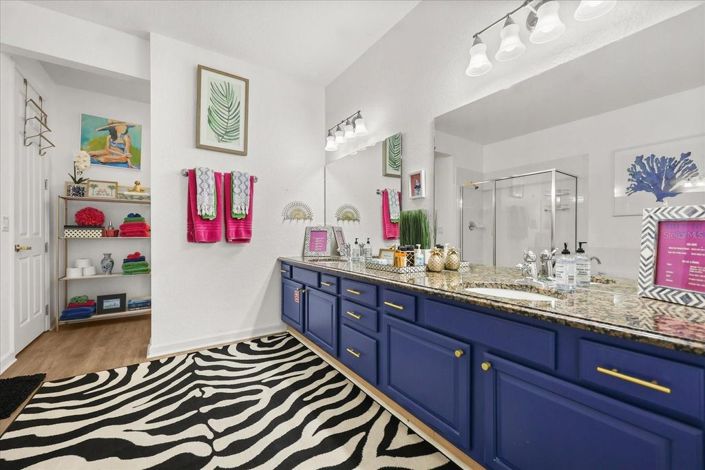 Image No.27-2 Bed Townhouse for sale