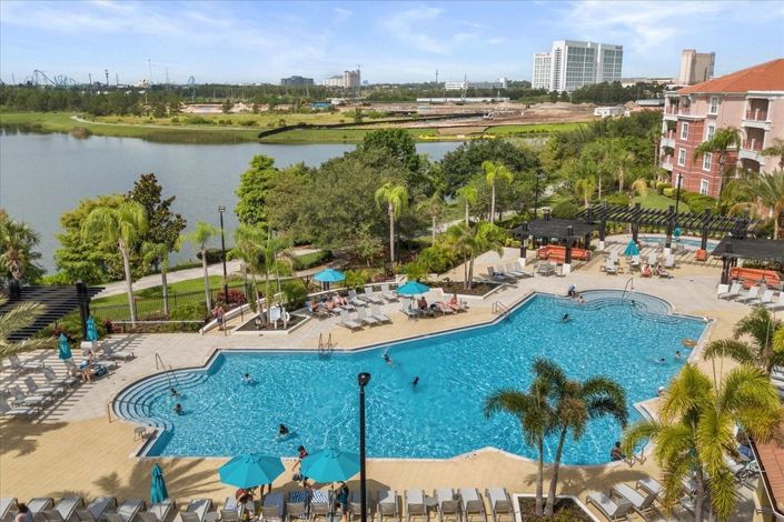 Image No.37-2 Bed Townhouse for sale