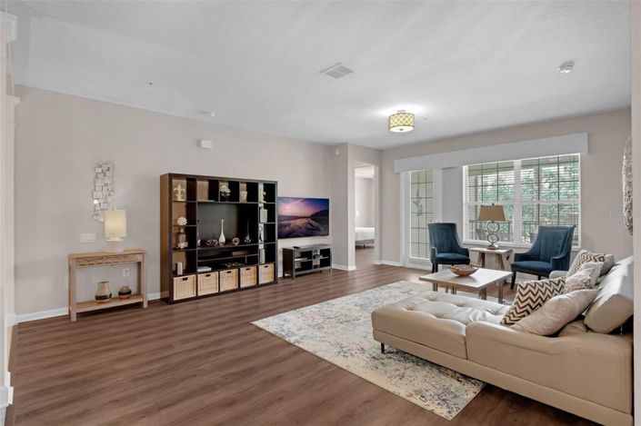 Image No.10-2 Bed Townhouse for sale