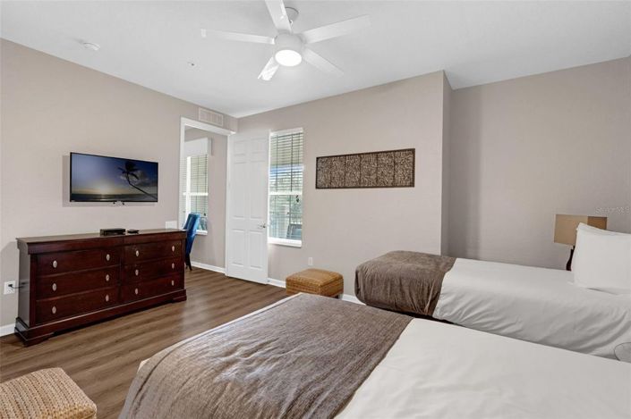 Image No.23-2 Bed Townhouse for sale