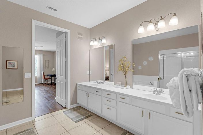 Image No.34-2 Bed Townhouse for sale