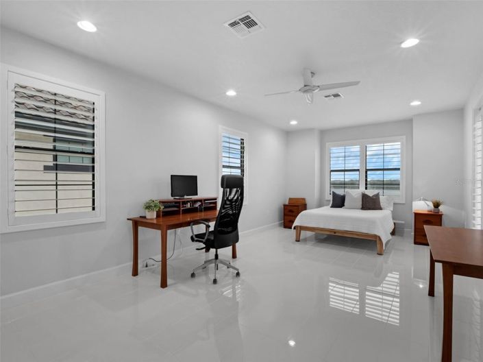 Image No.12-6 Bed House for sale