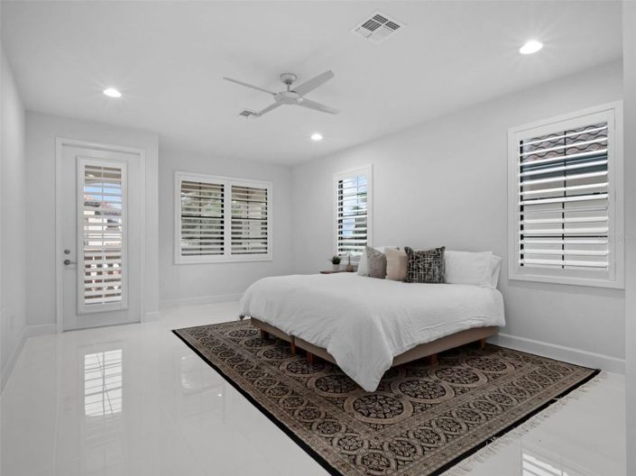 Image No.14-6 Bed House for sale