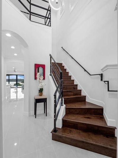 Image No.19-6 Bed House for sale