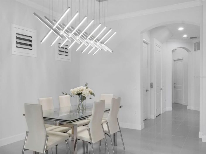 Image No.23-6 Bed House for sale