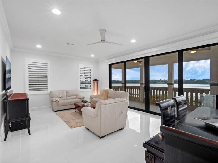 Image No.26-6 Bed House for sale