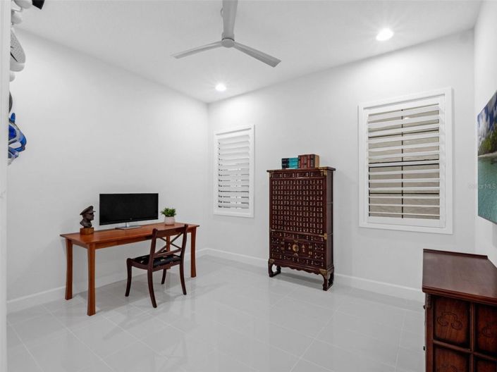 Image No.28-6 Bed House for sale