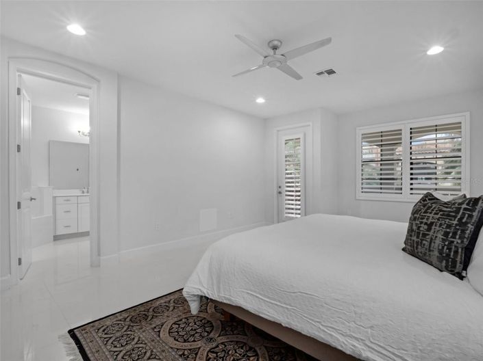 Image No.31-6 Bed House for sale