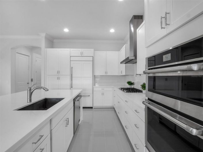 Image No.5-6 Bed House for sale