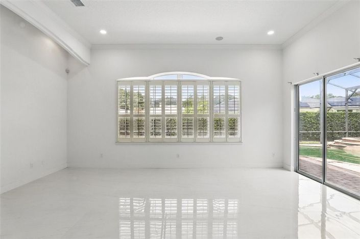 Image No.15-5 Bed House for sale